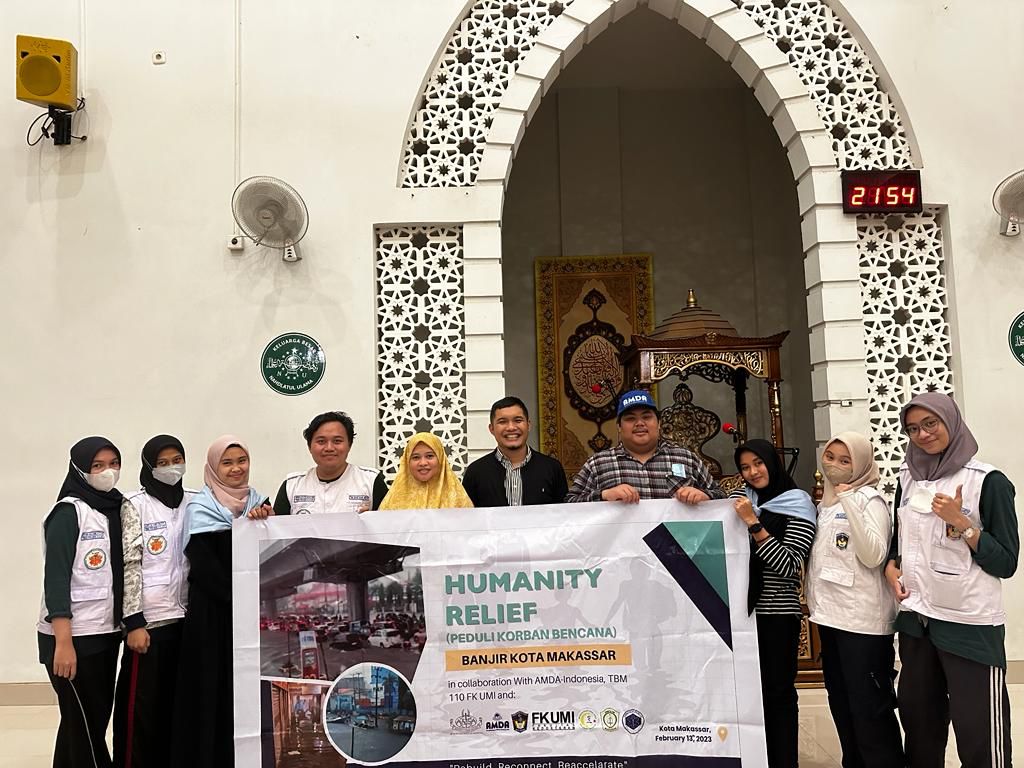 Tim Medis FK UMI Turun Ke Bencana Banjir Makassar