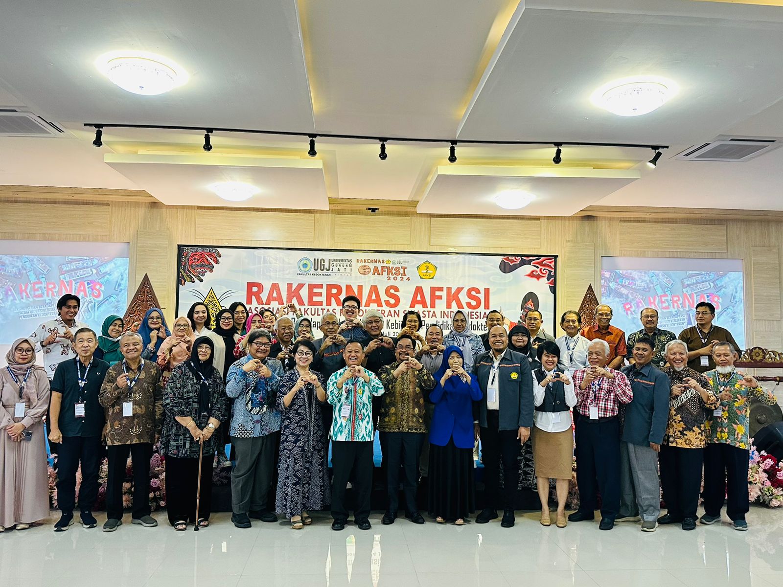 Bahas Isu Kedokteran Terkini, FK UMI Hadiri Rakernas Asosiasi Fakultas Kedokteran Swasta Indonesia (AFKSI) Di Cirebon