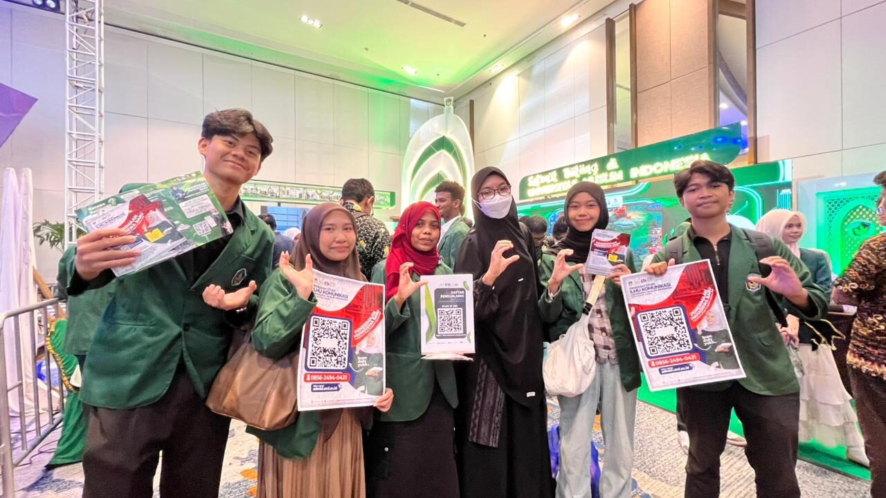 FSIKP UMI Dampingi Siswa SMA Menentukan Masa Depan Pendidikan di Pameran Pendidikan dan Inovasi