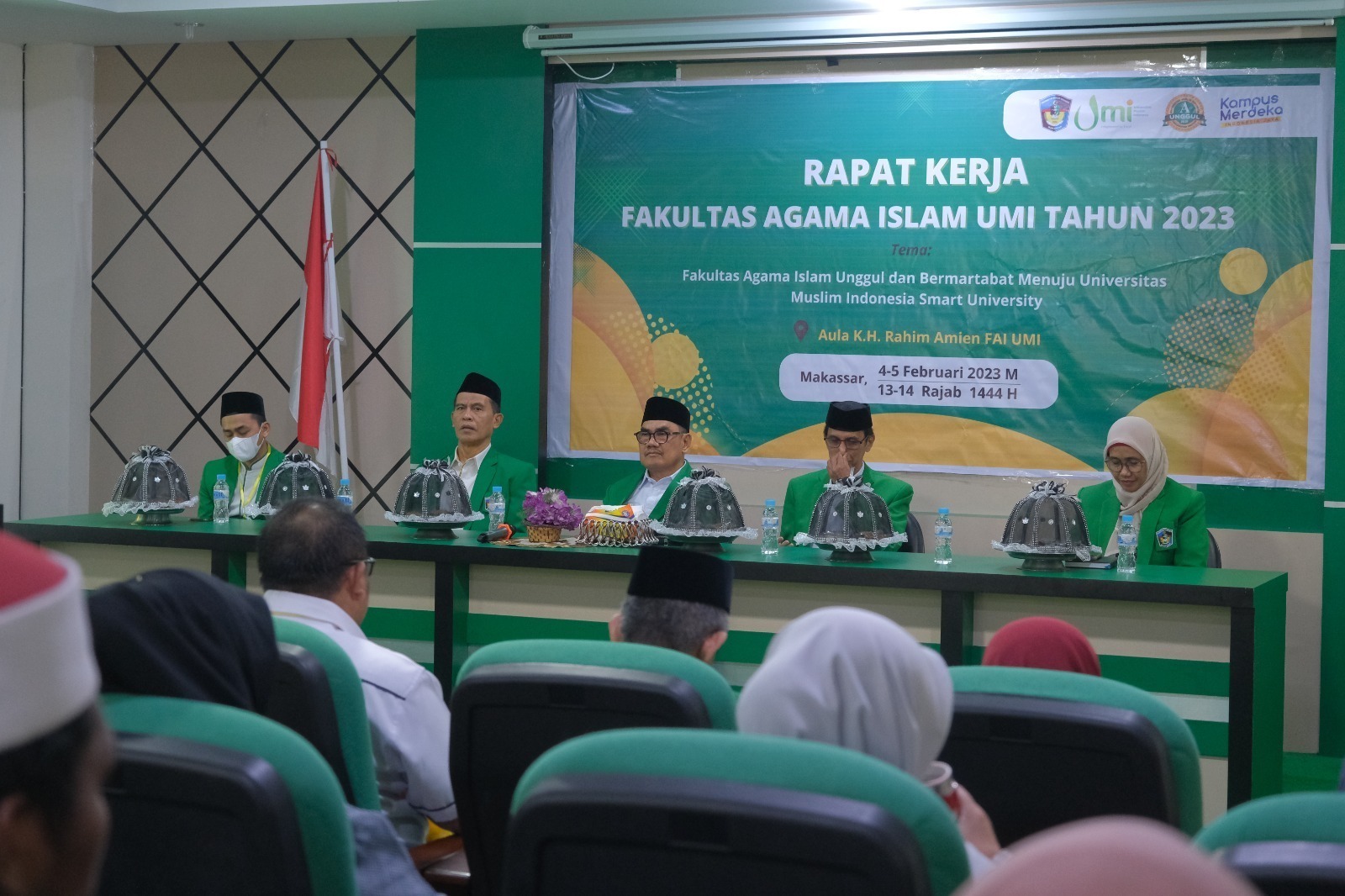 Rektor UMI Buka Rapat Kerja FAI-UMI - Official Website