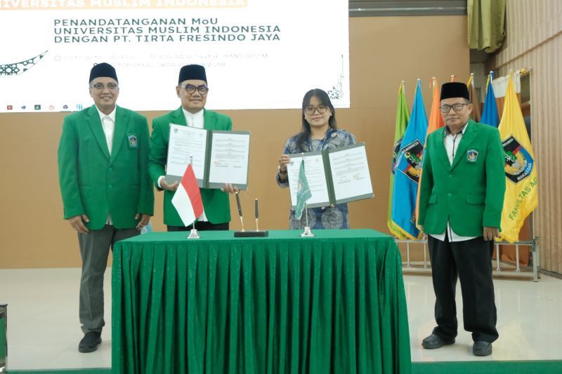 Halal bi Halal UMI Dirangkaikan Penandatangan MoU dengan PT Tirta Fresindo