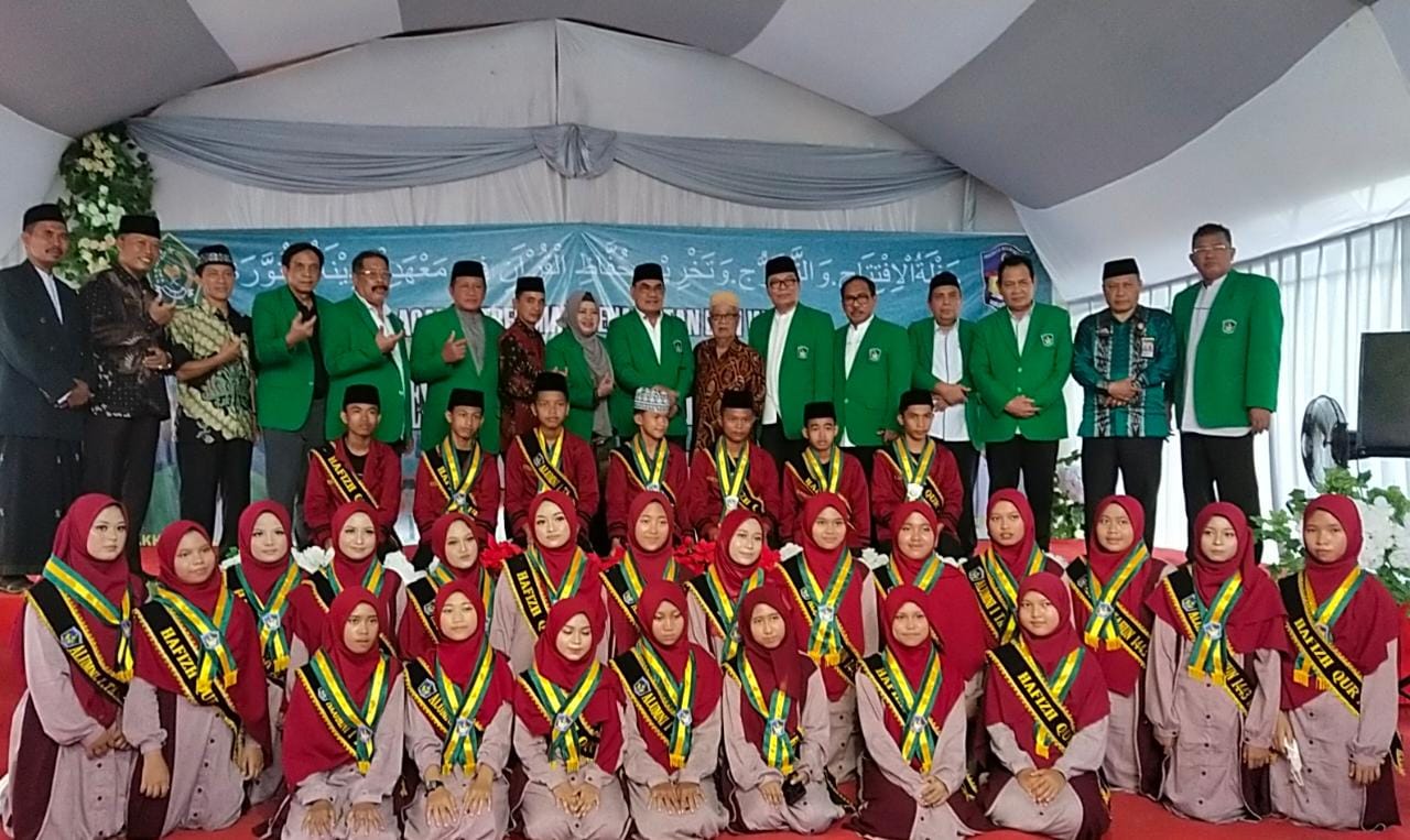 Rektor UMI Resmikan Pembangunan Masjid dan Asrama Ponpes Binaan UMI di Lutim