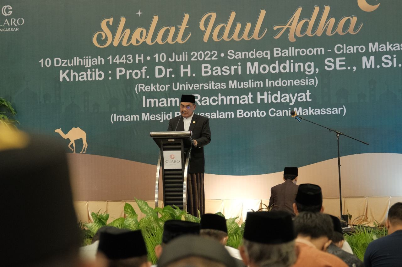 Rektor UMI Khatib Idul Adha 1443 H. di Hotel Claro