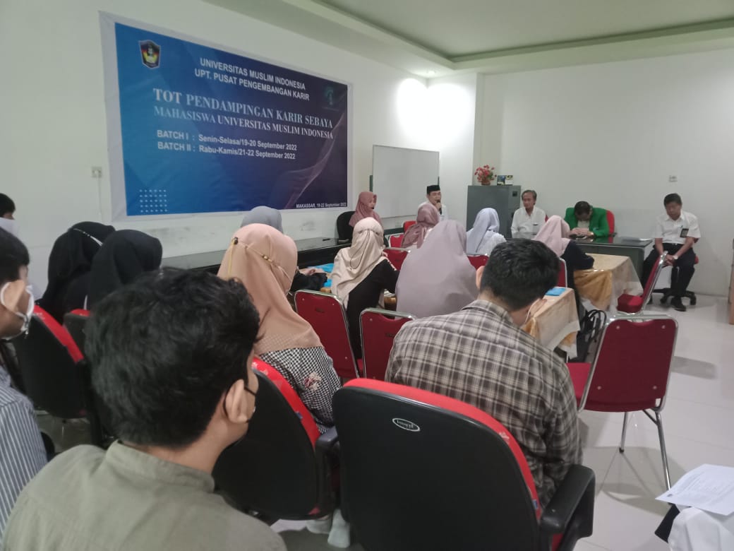 UPT. P2K UMI Gelar TOT Pendampingan Karir Sebaya Mahasiswa UMI