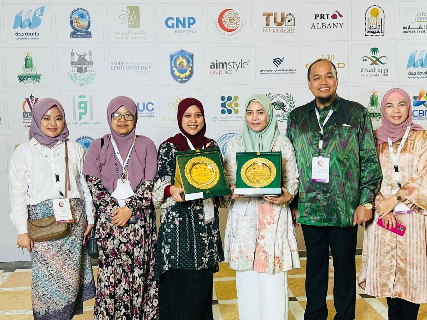 Dosen FK UMI Meraih International Award  di Abu Dhabi UEA