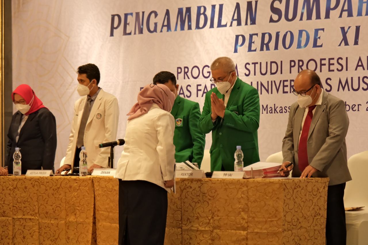 Fakultas Farmasi UMI Gelar Pengambilan Sumpah Apoteker Periode XI Tahun 2022