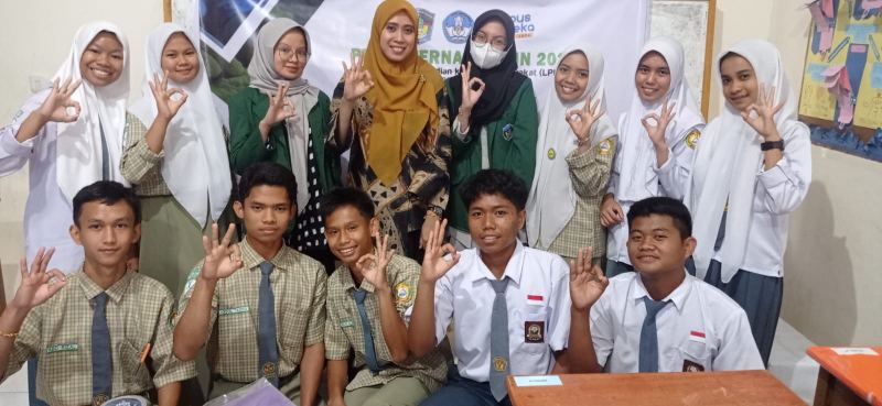 Dosen FKM UMI Gelar Pelatihan Peer Educator Bagi Siswa SMAN 13 Pucak Maros