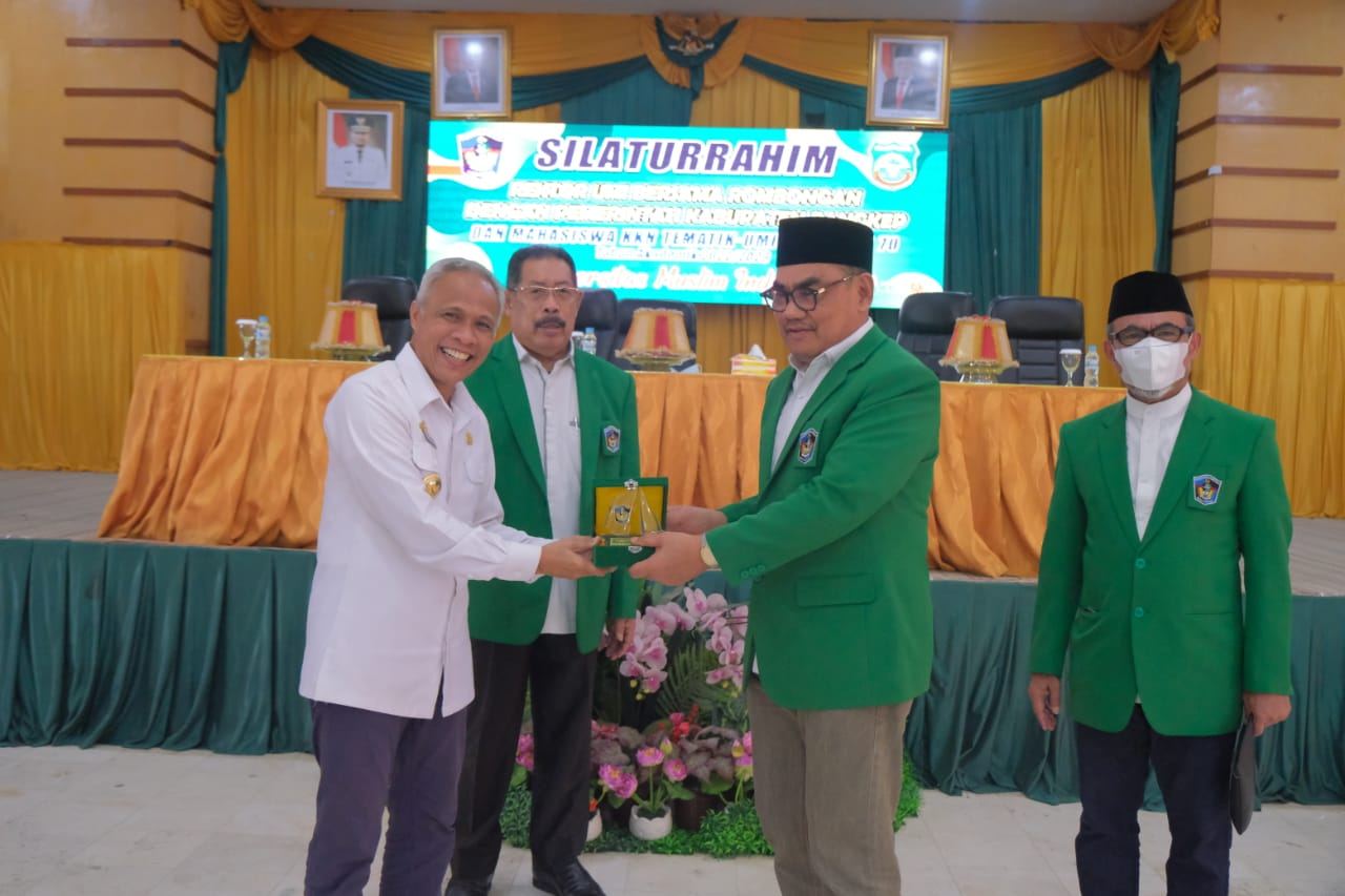 Rektor UMI Silaturahmi Dengan Pemkab. Pangkep dan 836 Mahasiswa KKN Tematik