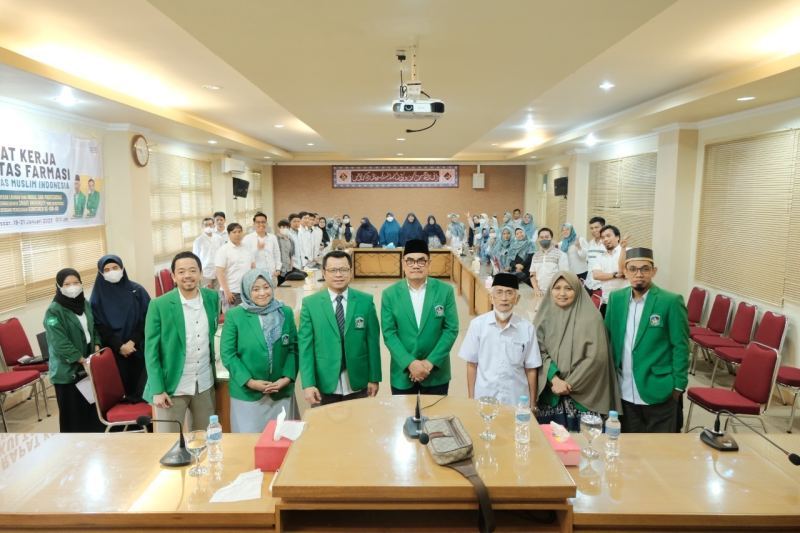 Raker Farmasi UMI 2023, Berkomitmen Wujudkan Smart University Dengan Layanan Unggul & Profesional