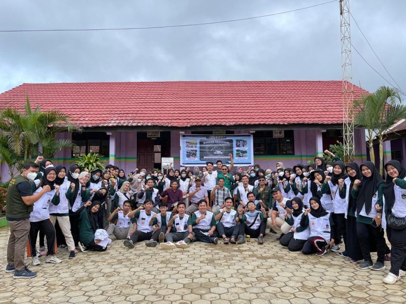 Tembus Pedalaman Barru, Mahasiswa Kedokteran UMI Gelar Sunatan Massal