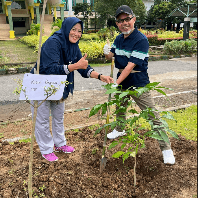 Gandeng Balai Perbenihan Tanaman Hutan KMLK, MT Ukhuwah UMI Gelar Tanam Pohon