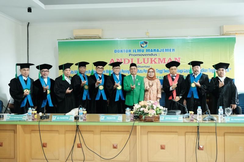 Kaji Capacity Management Building Pendidikan Tinggi Hantar Kepala LLDikti IX Raih Doktor di UMI