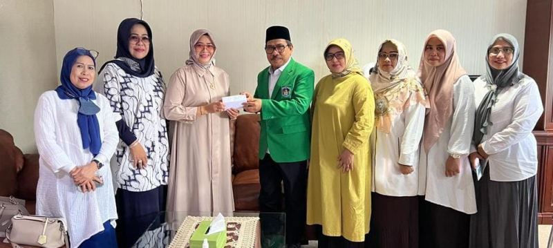 Alumni UMI Sumbang ATM Beras MT. Ukhuwah UMI