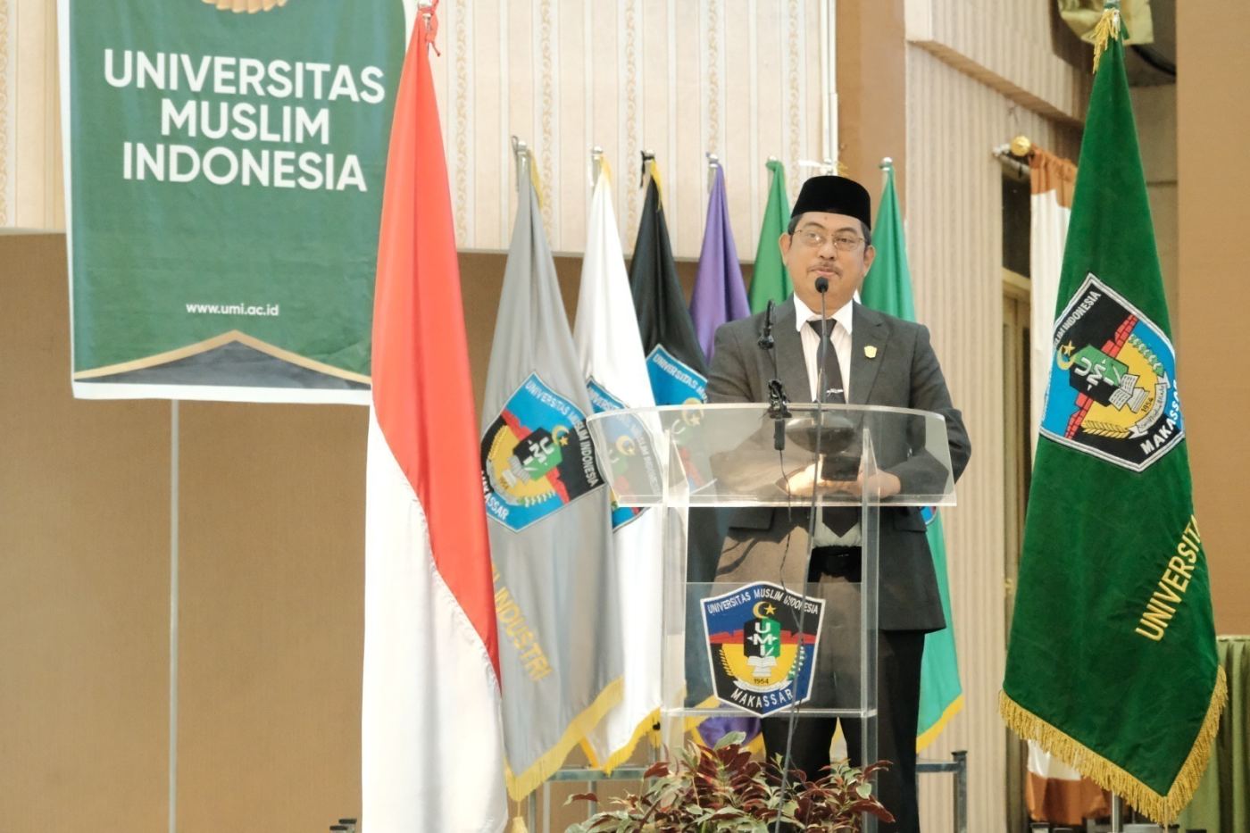 Pengukuhan 2 Profesor FT UMI, Kepala LLDikti IX: UMI Unggul Karena SDMnya Unggul