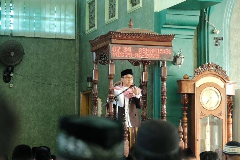 Hikmah Ketauladanan Kisah Keluarga Nabi Ibrahim AS di Khutbah Idul Adha Direktur PPS UMI