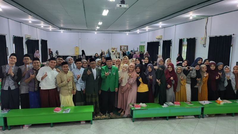 100 Mahasiswa Prodi Apoteker UMI Ikut Pencerahan Qalbu di Padanglampe Pangkep
