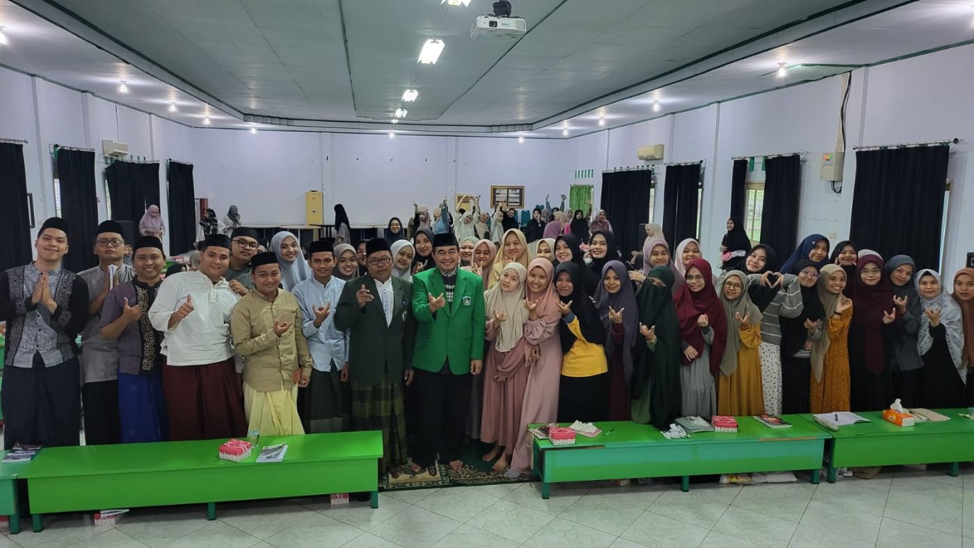 100 Mahasiswa Prodi Apoteker UMI Ikut Pencerahan Qalbu di Padanglampe Pangkep