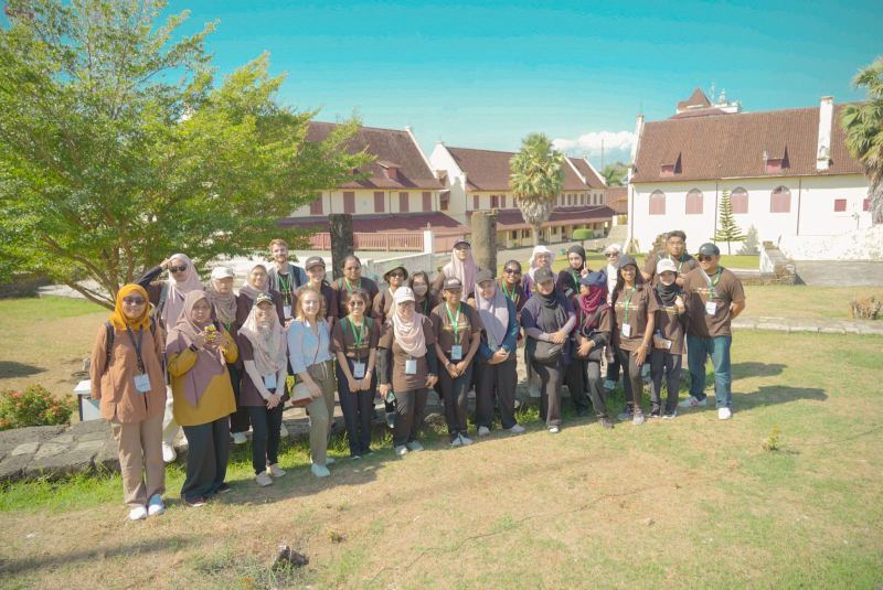 Hari Kedua International Summer Course UMI Batch 3, Peserta Eksplore Situs Penting Kota Makassar