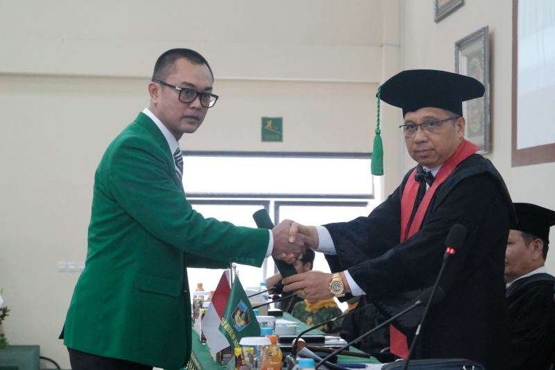 Andi Rio Idris, Anggota DPR RI Raih Gelar Doktor di UMI