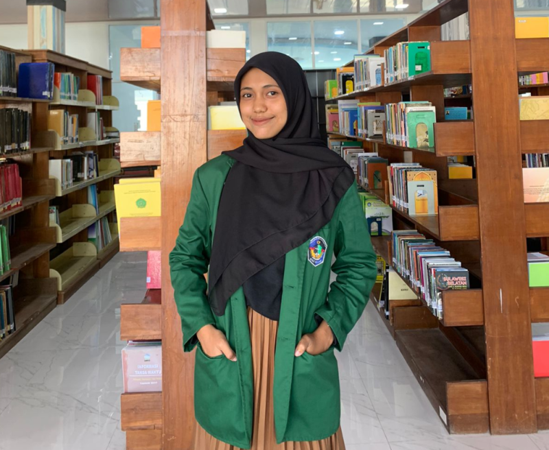 Mahasiswa FS UMI Raih Medali Emas di Kompetisi Bahasa Inggris Nasional