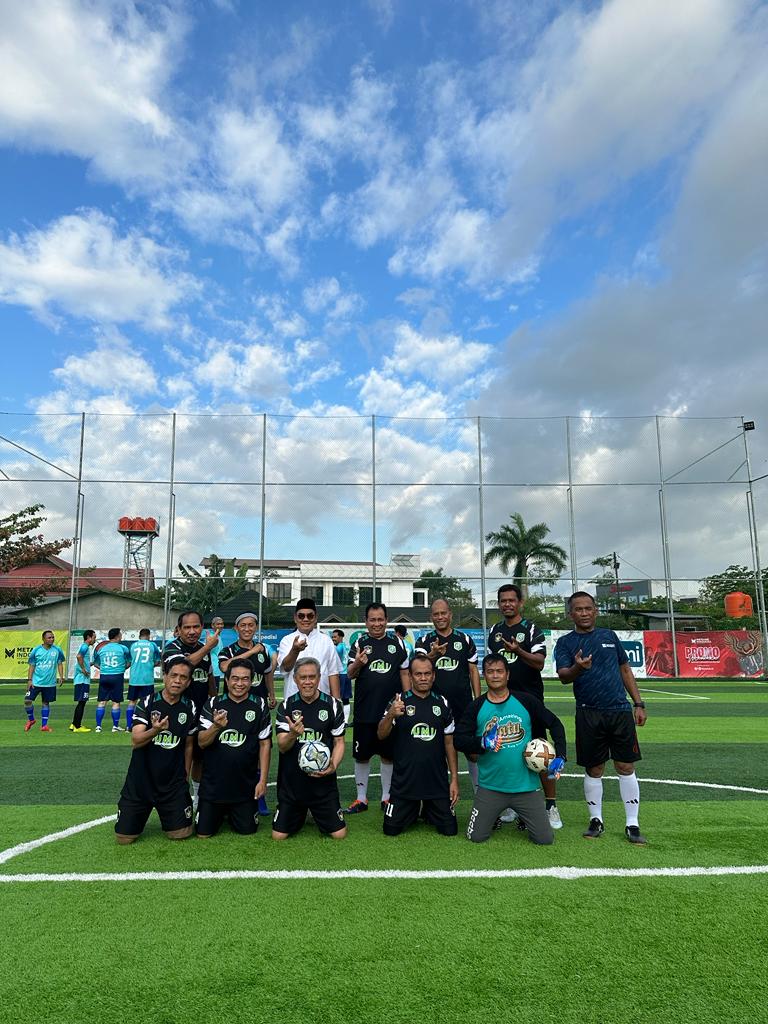 UMI RAIH JUARA I KOMPETISI SEPAKBOLA LLDIKTI WIL. IX SAMBUT HUT RI KE 78