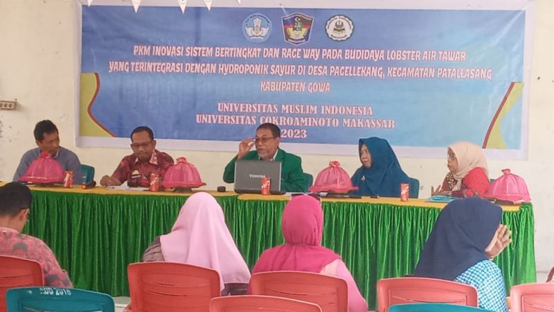 Dosen UMI-Uncok Makassar Beri Pelatihan Budidaya lobster Air Tawar di Gowa
