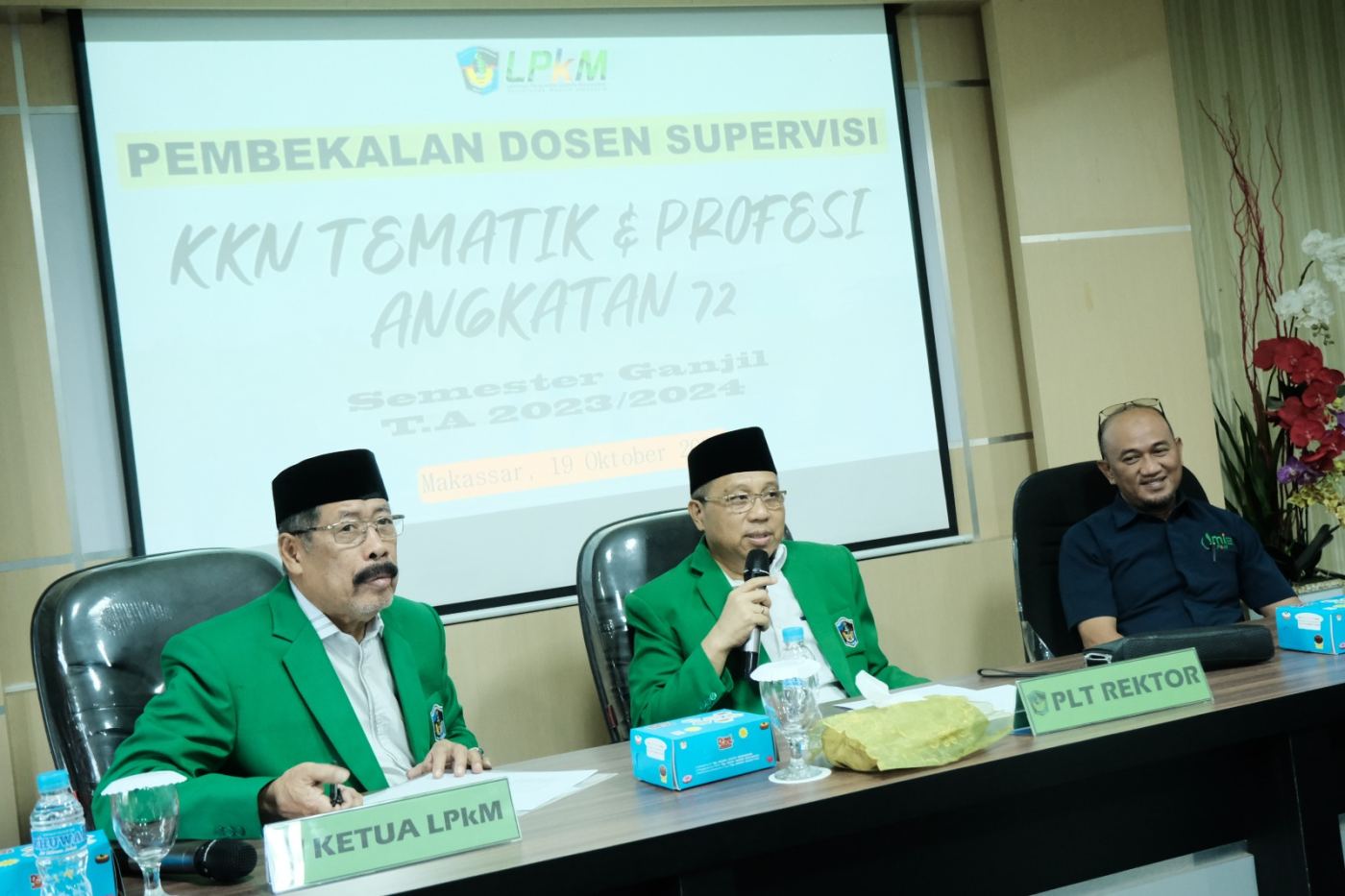 PLT. Rektor UMI Membuka Pembekalan Dosen Supervisi KKN Tematik dan Profesi UMI Angkatan 72