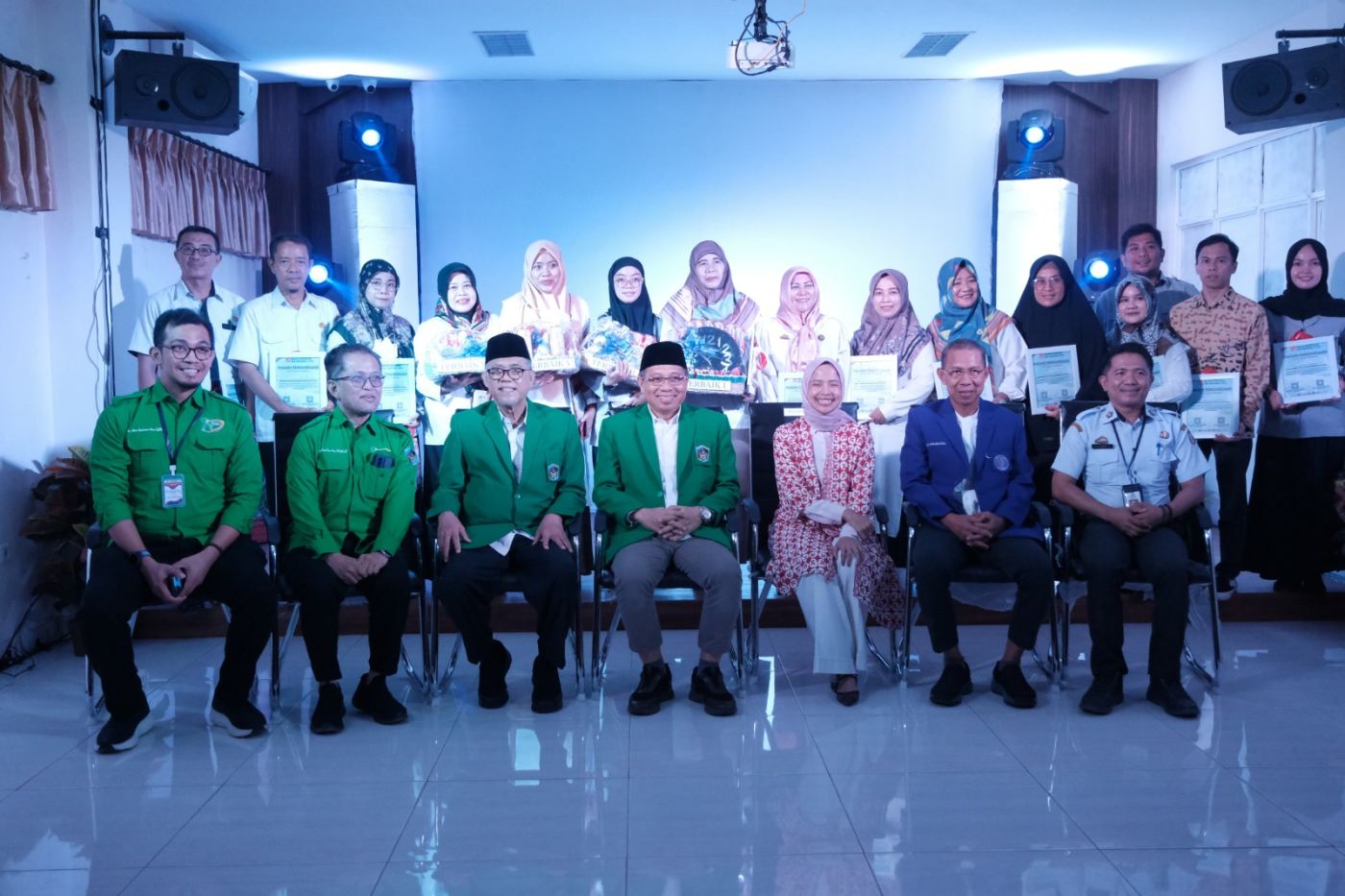 Peringati BKGN 2023, FKG UMI, RSIGMP UMI dan Unilever Berikan Perawatan Gigi Gratis