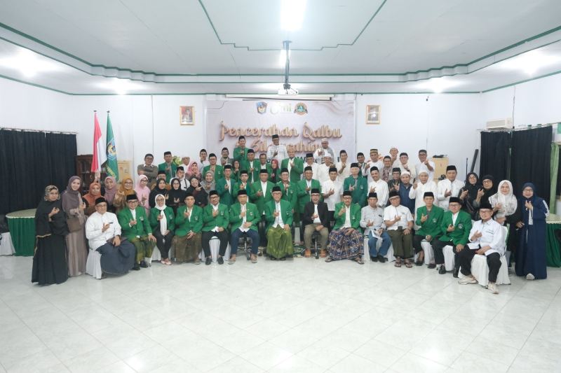 Pencerahan Qalbu Pimpinan UMI di Pesantren Darul Mukhlisin Padanglampe