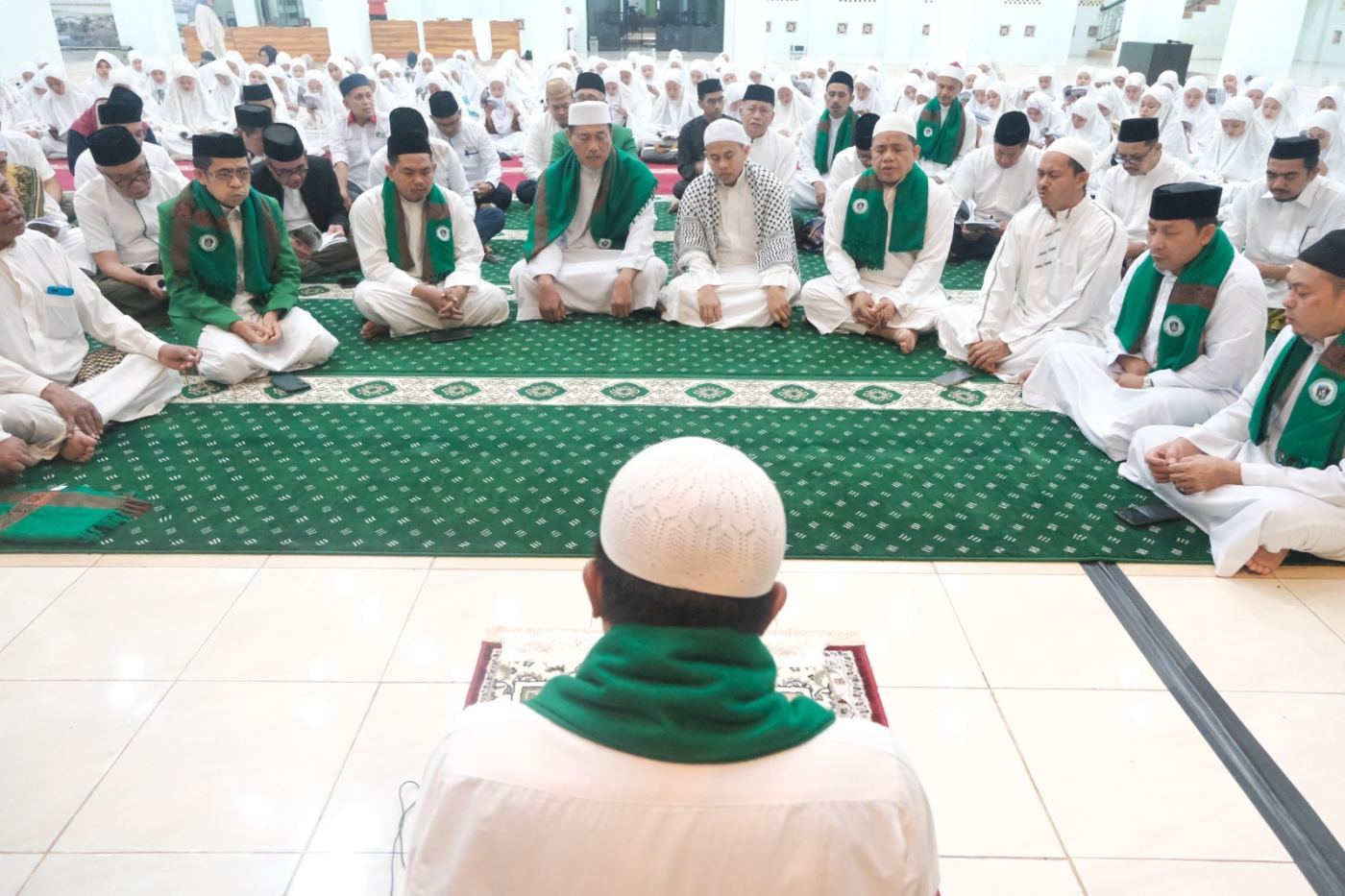 Pencerahan Qalbu Pimpinan dan Profesor UMI 2023, Diawali Dzikir dan Doa Bersama Atas Raihan Kembali, UMI Akreditasi Institusi Unggul