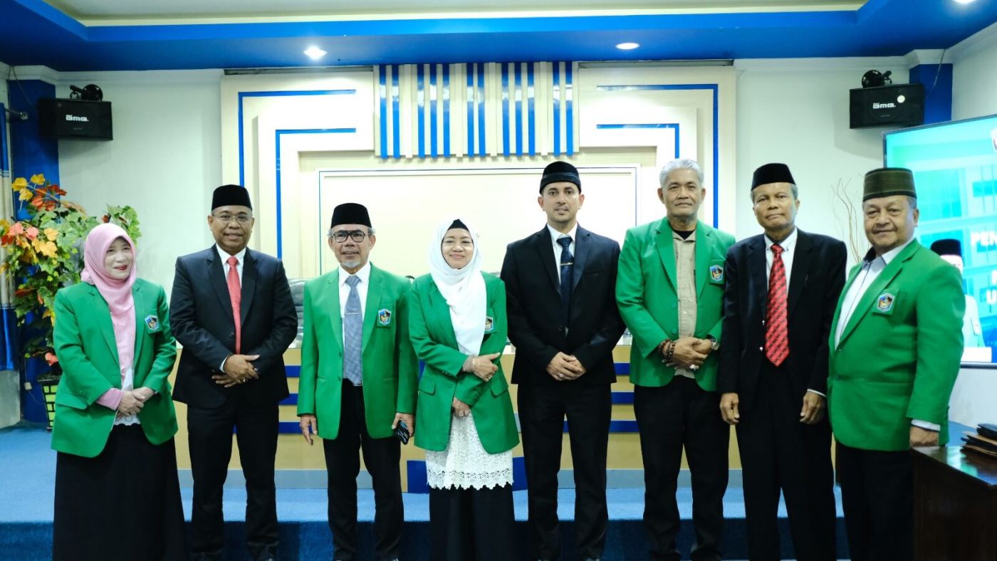 FEB UMI Sertijab Pemegang Amanah Dekan dan Wakil Dekan III