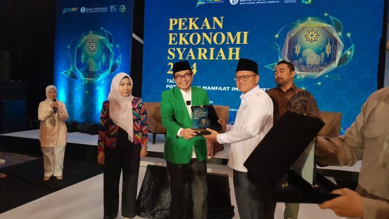Wakil Rektor IV UMI Narasumber Talk Show di Pekan Ekonomi Syariah 2024 di Claro