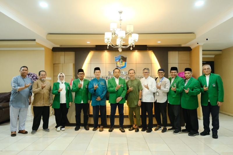 Silaturahmi Pengurus Masjid Muh. Cheng Hoo, Rektor UMI Khatib Idul Adha di Masjid Muh. Cheng Hoo Gowa