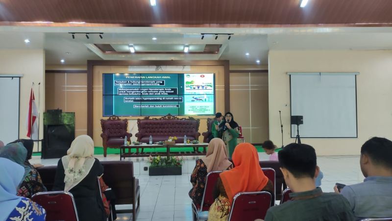 Dosen Prodi Sastra Arab FS-UMI Narasumber Seminar Hypnoparenting