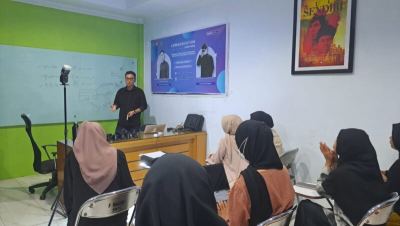 Lab Komunikasi dan Multimedia UMI Gelar In House Training