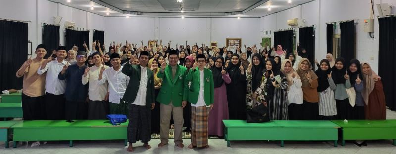 100 Mahasiswa Apoteker Fakultas Farmasi UMI Ikut Pencerahan Qalbu
