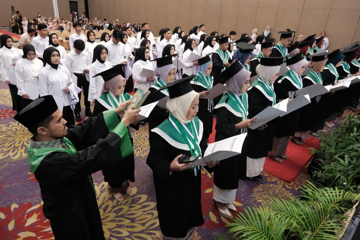 FKG Gelar Sumpah Profesi Dokter Gigi dan Janji Sarjana Kedokteran Gigi Periode II 2024
