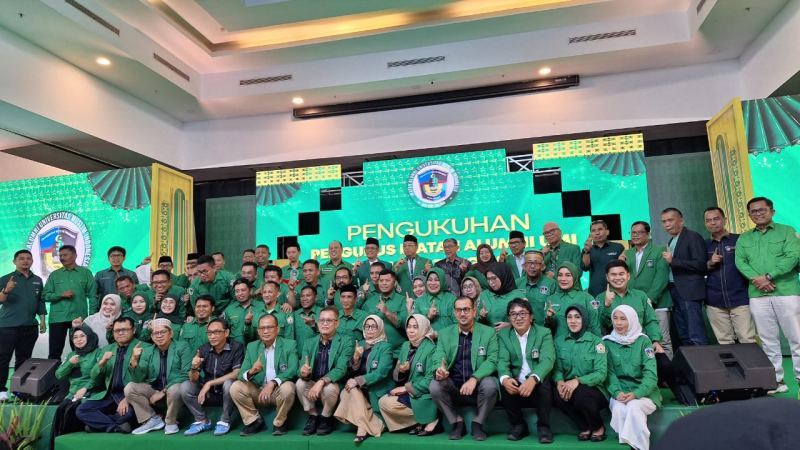 IKA UMI Sultra Dikukuhkan, Begini Posisi Alumni Dalam Pengembangan Perguruan Tinggi