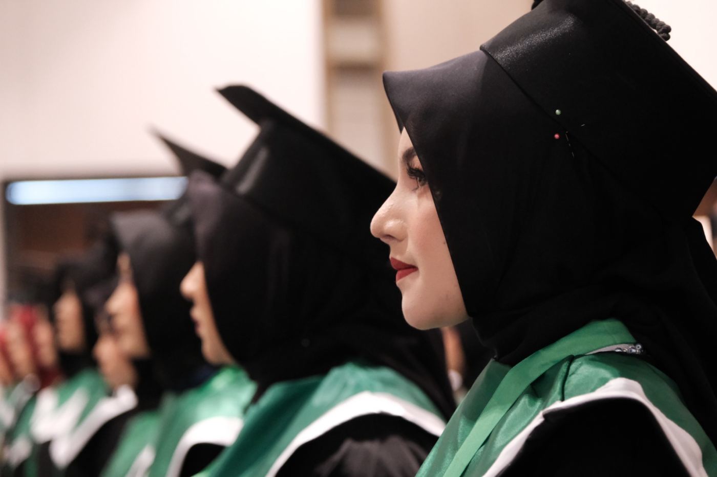 FK UMI Gelar Yudisium 21 Sarjana Kedokteran dan 35 Profesi Dokter, Serukan Free Palestina