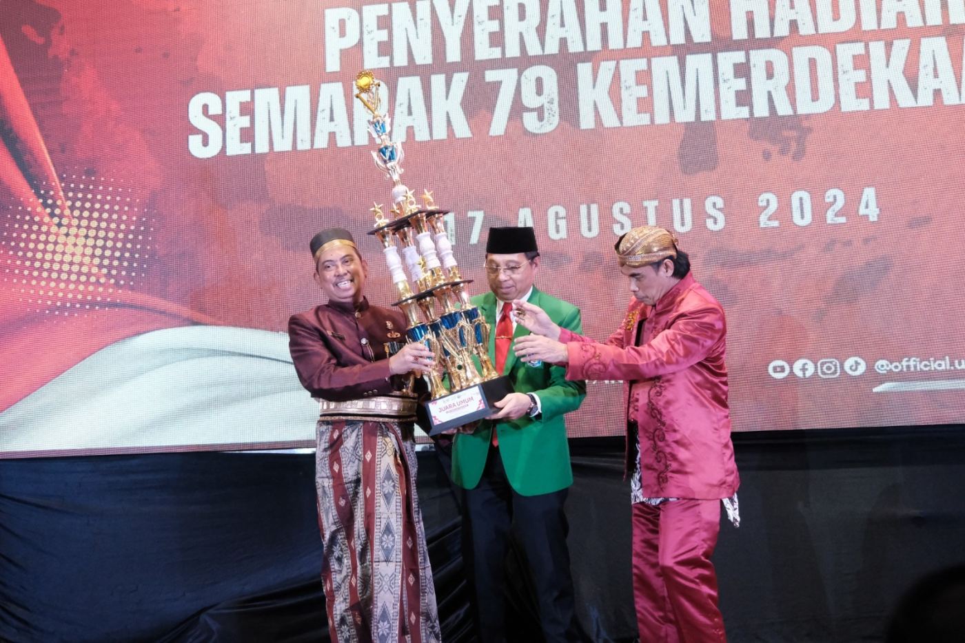 HUT RI ke 79, UMI Catat Sejarah, Juara Umum Lomba Antar Perguruan Tinggi LLDikti IX