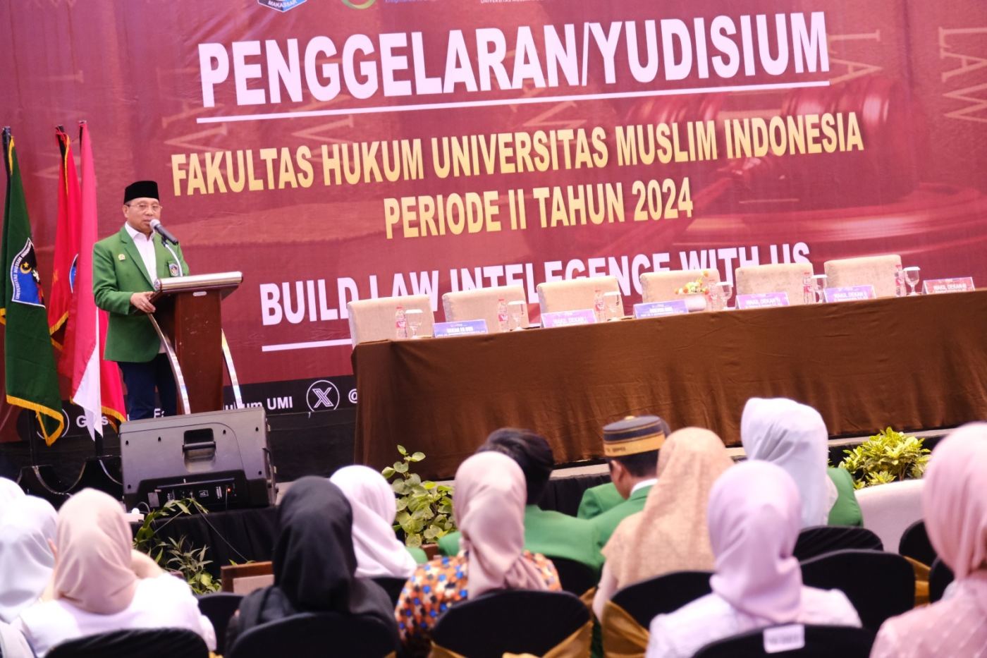 FH UMI Gelar Yudisium Wisuda Periode II Tahun 2024, Rektor : Saya Alumni Fakultas Hukum UMI