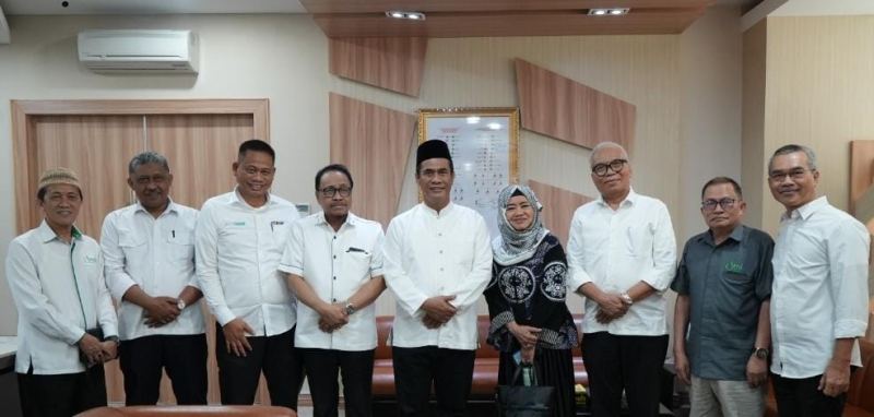 Ketua Pengurus YW UMI dan Plt Rektor UMI Silaturrahmi Mentan RI, Kembangan Usaha Pertanian dan Peternakan