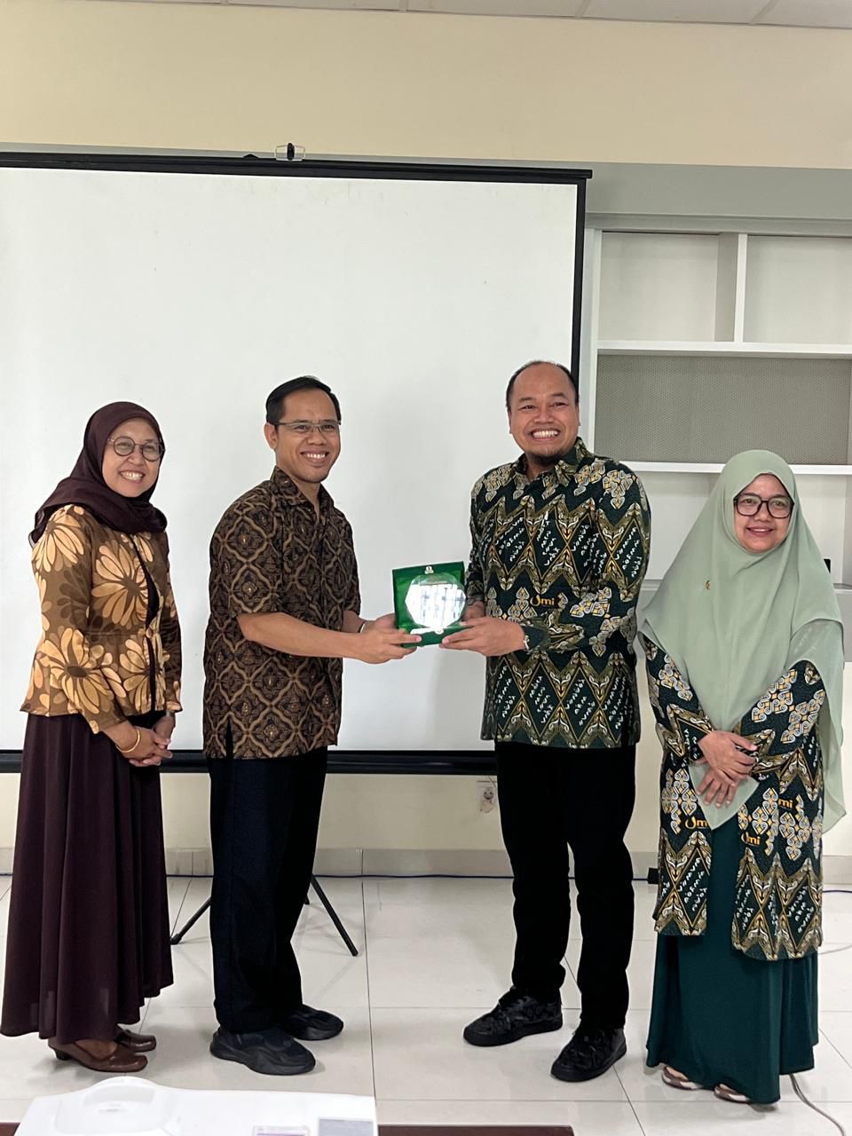 Persiapan Akreditasi Internasional, FK UMI Benchmarking  FK-KMK UGM