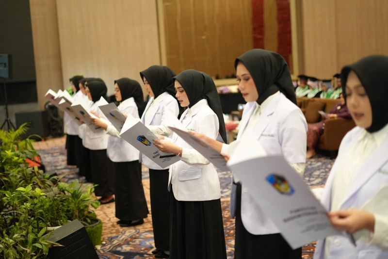 FKG UMI Kukuhkan 8 Dokter Gigi dan 10 Sarjana Kedokteran Gigi, Siap Aplikasikan Ilmu di Tengah Masyarakat