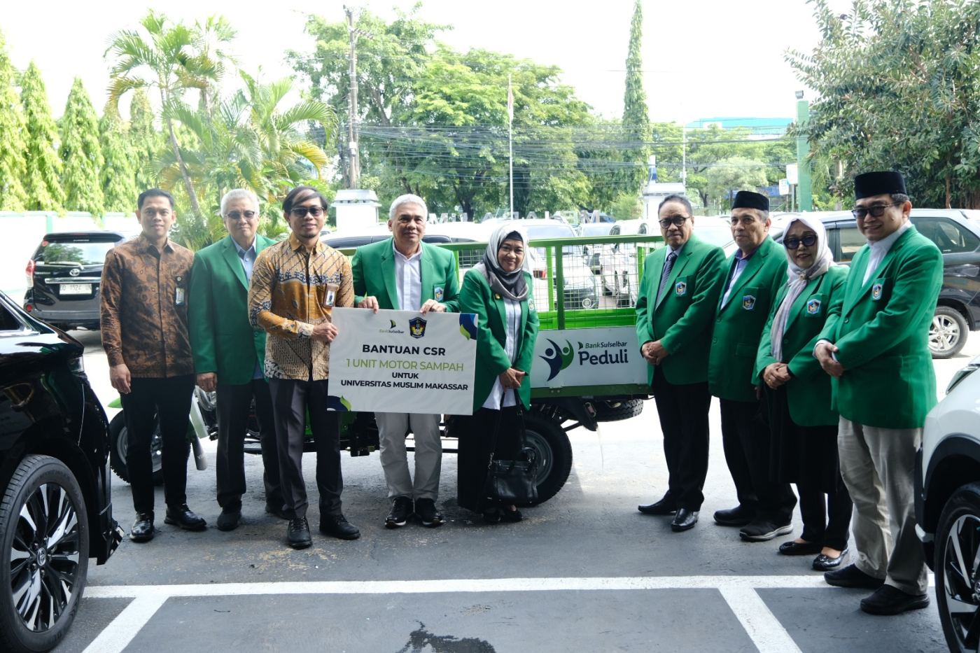 UMI Terima Kendaraan Viar Dari Bank Sulselbar Syariah