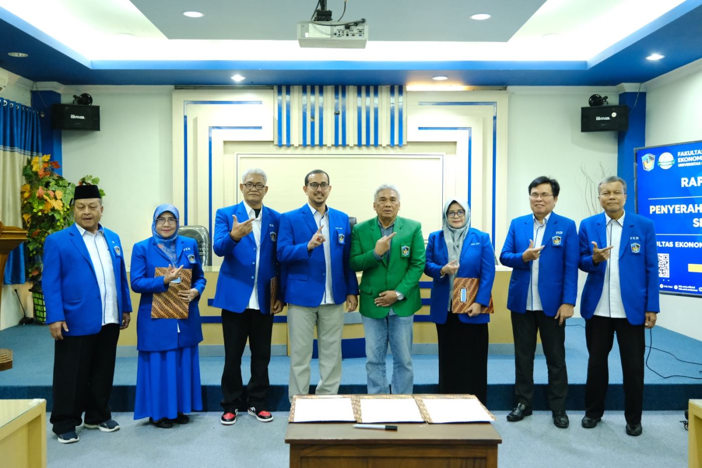 FEB UMI Gelar Serah Terima Jabatan, WD III FEB Memasuki Purnabakti