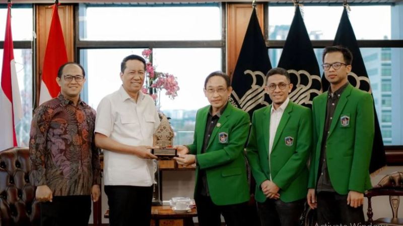 Pimpinan FH UMI Silaturahmi dengan Menteri Hukum RI