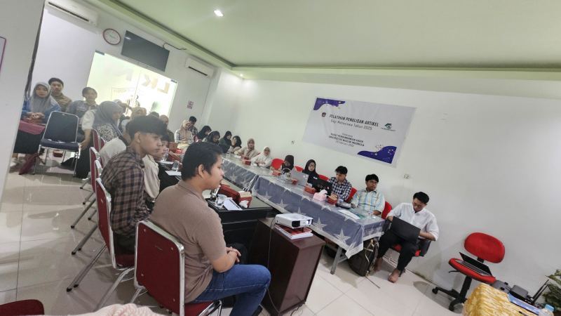 UPT. Pusat Pengembangan Karir UMI Gelar Pelatihan Penulisan Artikel Bagi Mahasiswa