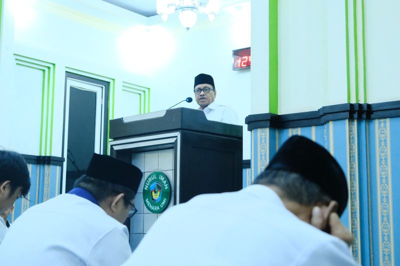 Kultum Dzuhur Ramadhan, Rektor UMI Bicara Iman dan Logika