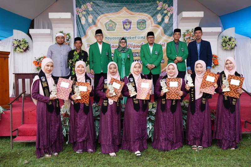 Silaturahmi dan Wisuda Santri, Pimpinan YW UMI Dukung Pengembangan Pesantren Modern Madinah Al Munawwarah Binaan UMI di Luwu Timur